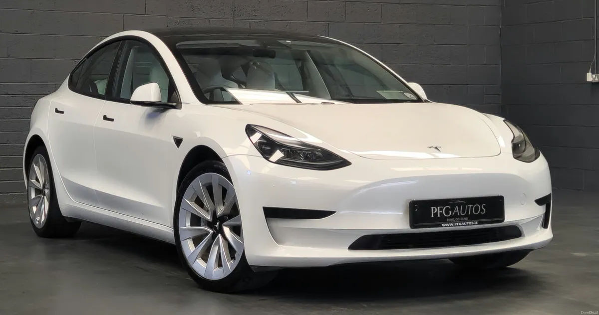 22  Model 3 - Image 1
