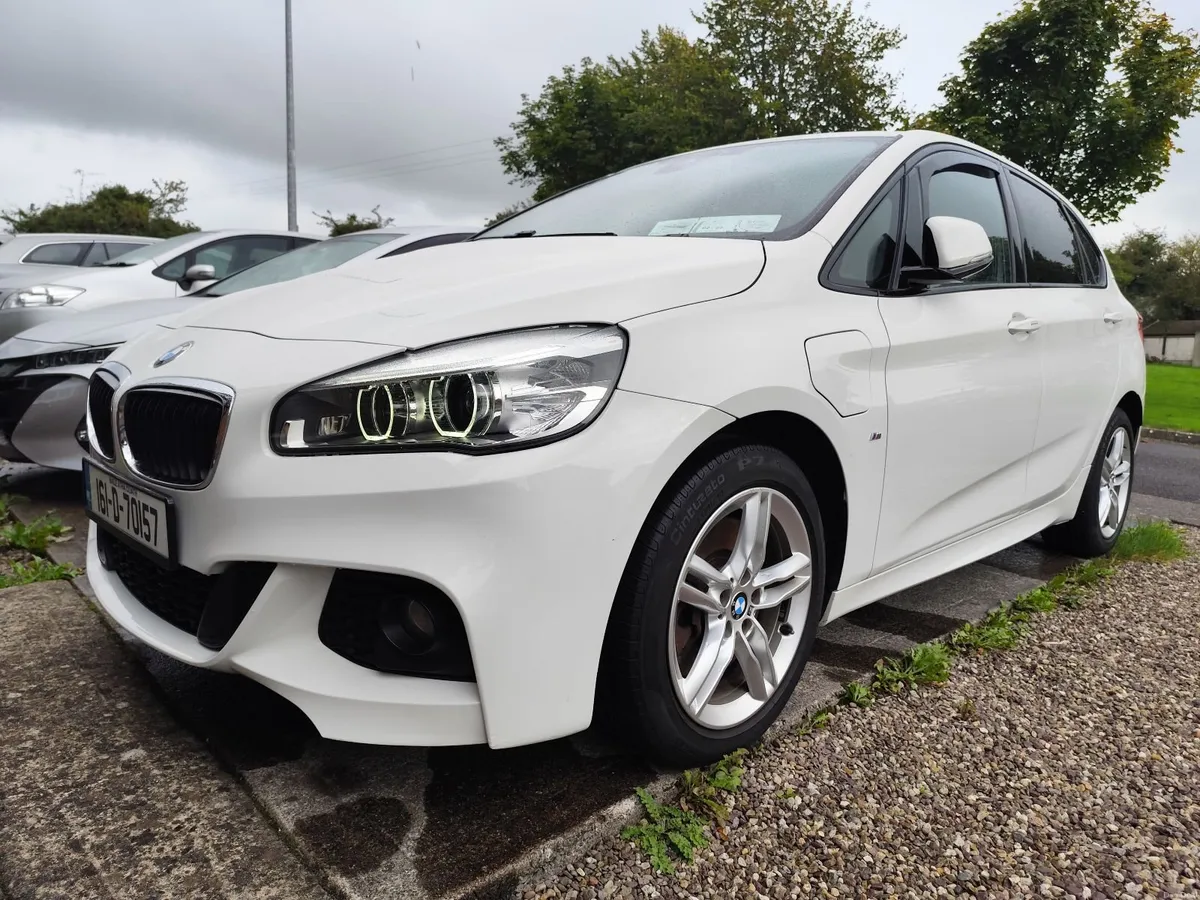 2016  BMW 225 xe Plug-in AUTO!1 Owner!Low Mileage! - Image 2