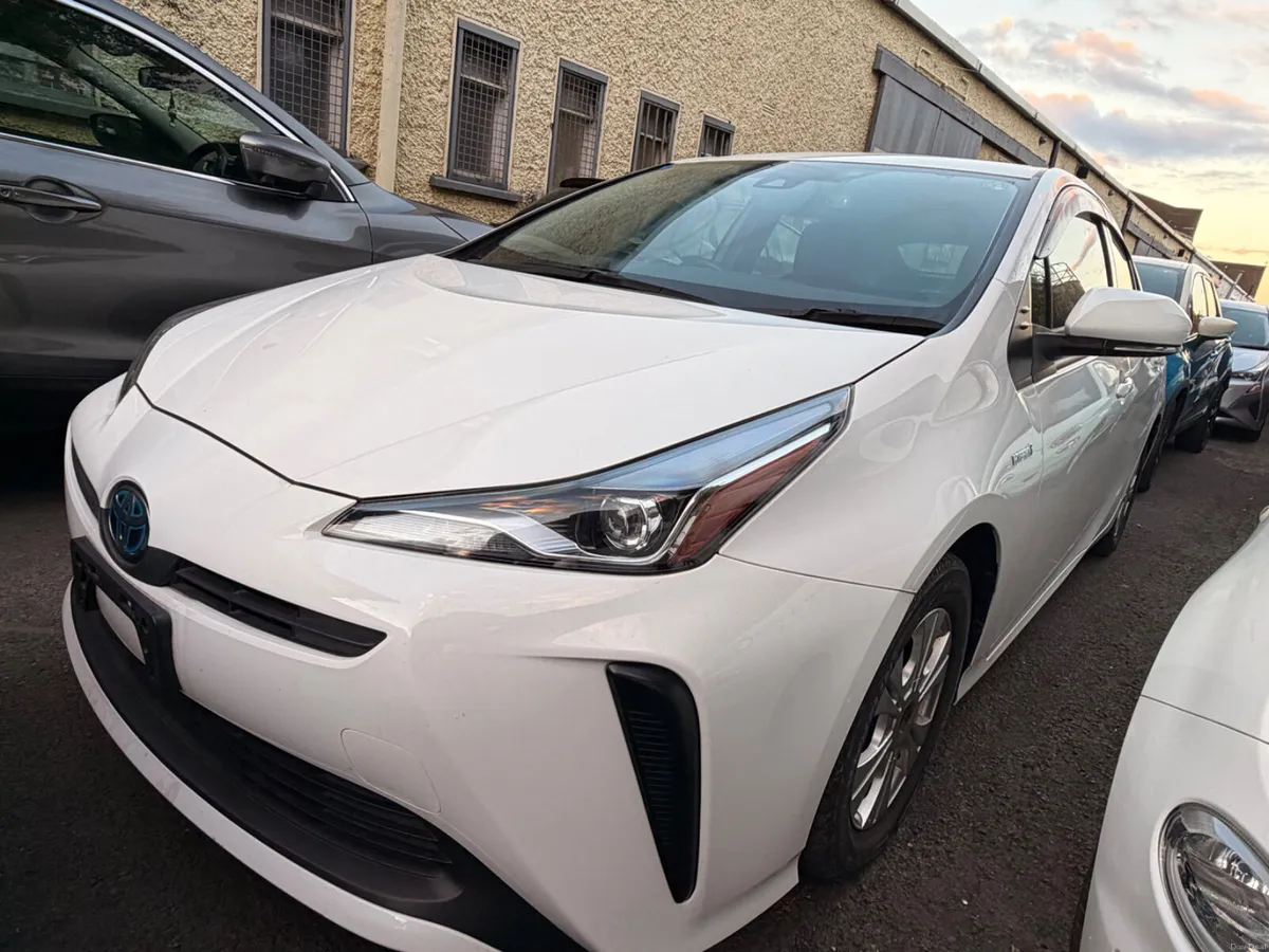 Toyota Prius 2019 SELF CHARGING HYBRID - Image 3