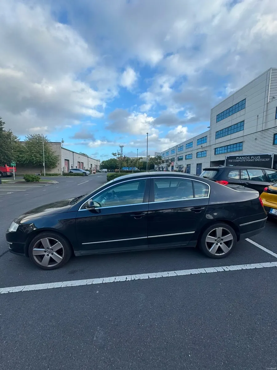 Volkswagen Passat 2010 - Image 4