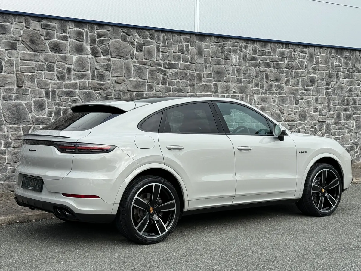 2020 Porsche Cayenne 3.0 E-Hybrid Auto Coupe FSH - Image 3