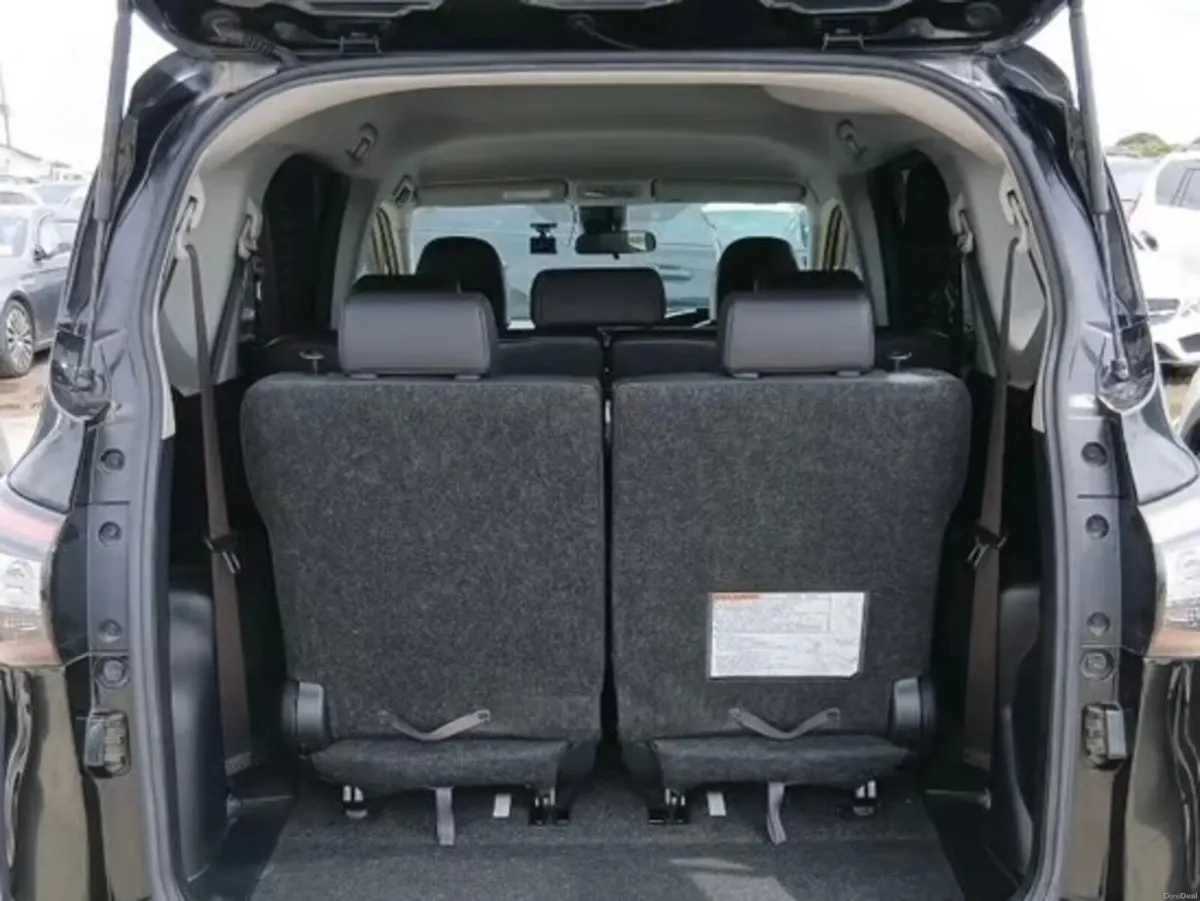 Toyota sienta 2018 low millage - Image 6