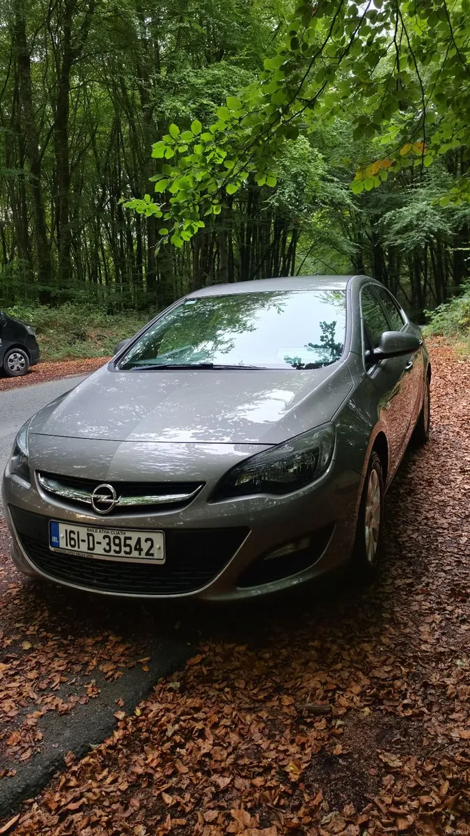161 Opel Astra Saloon - Image 1