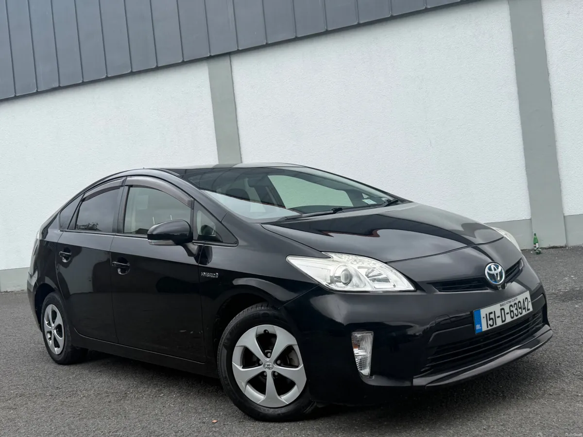 Toyota Prius 2015 Hybrid - Image 2
