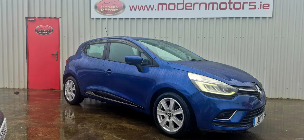 Renault Clio automatic 1.2petrol expression low km - Image 2