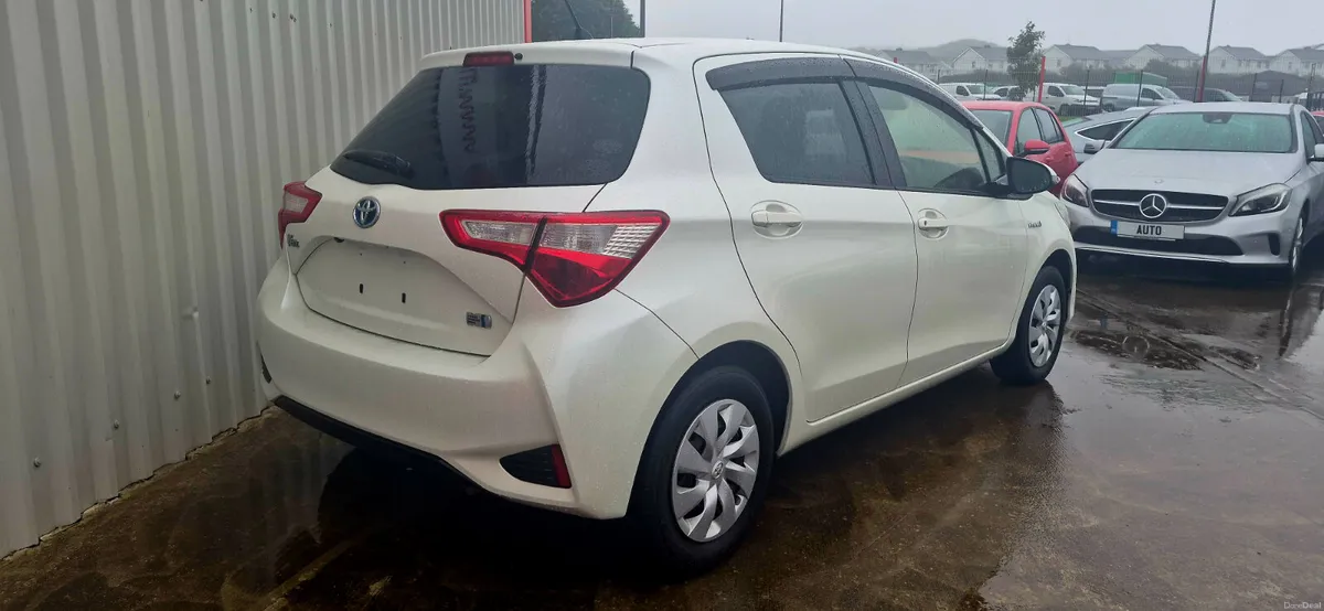 Toyota Vitz/yaris automatic hybrid/petrol 1.5 - Image 4