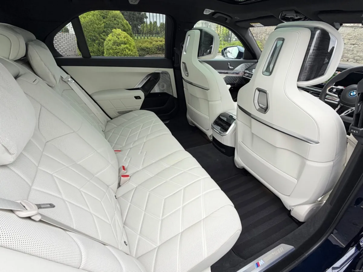 BMW i7 50 M-SPORT AUTO E-DRIVE - Image 6