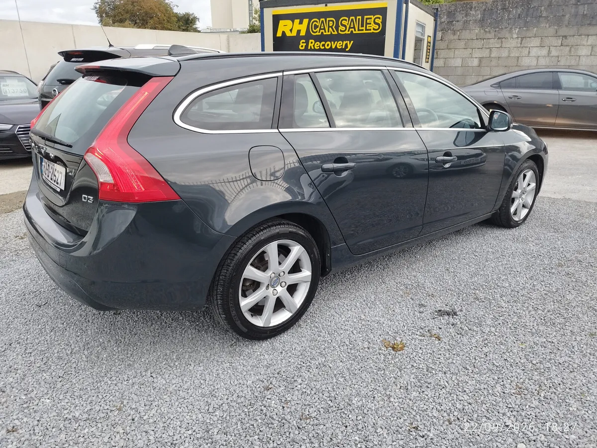 2015 Volvo V60 2.0 D3 150 bhp - Image 4
