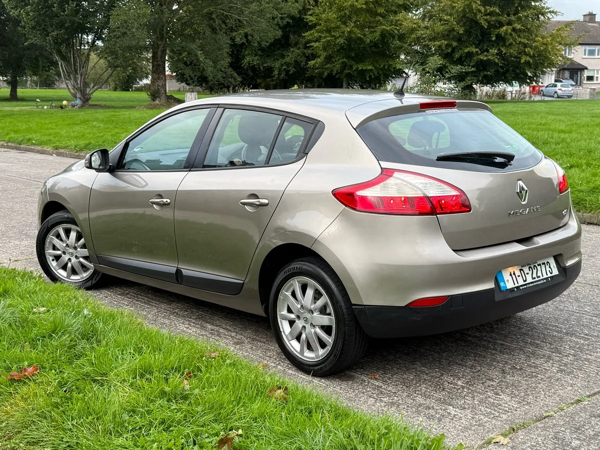 11 Megane 1.5 dci new Nct 8/27 tax 5/27 - Image 4