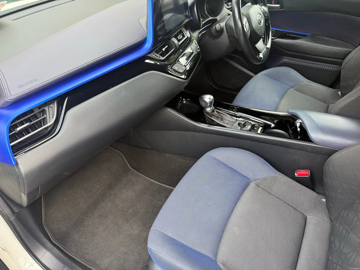 Toyota CH-R 2018 Hybrid Luna Sport - Image 6