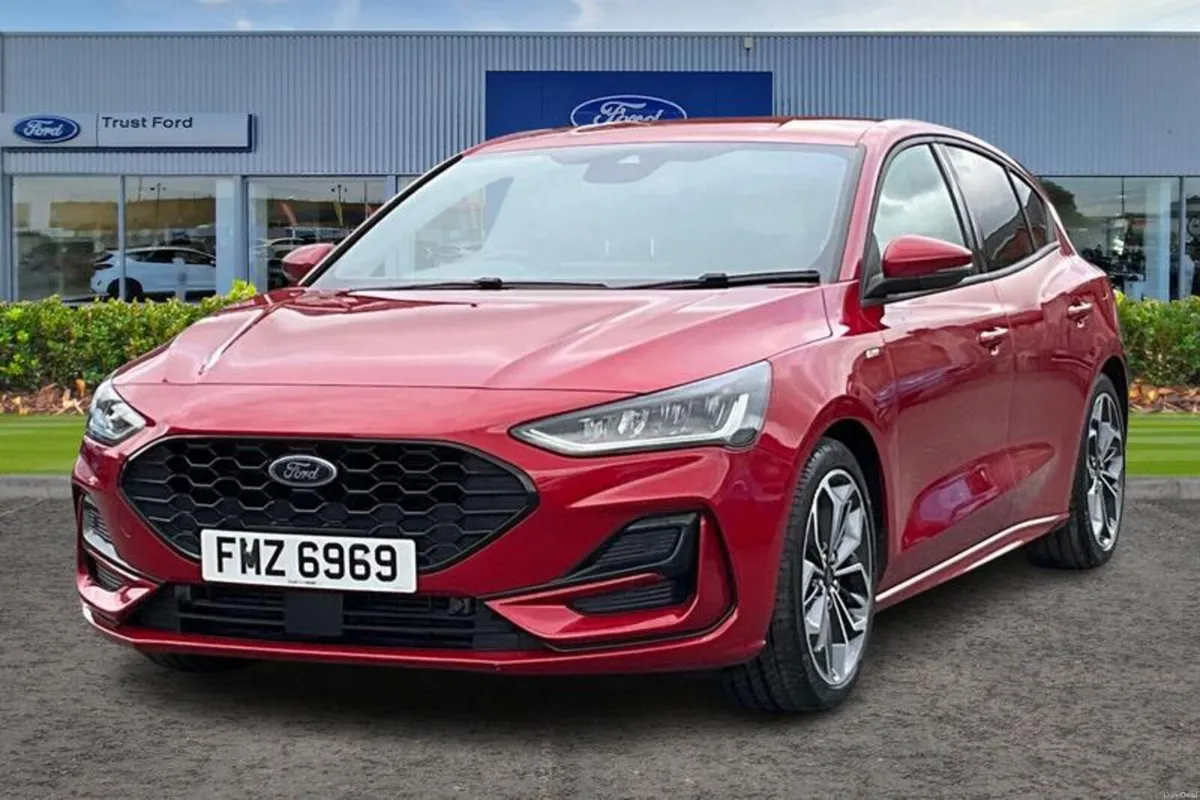 Ford Focus 1.0 EcoBoost Hybrid mHEV ST-Line X 5dr - Image 5