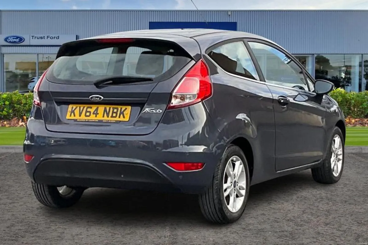 Ford Fiesta 1.25 82 Zetec 3dr - Image 4