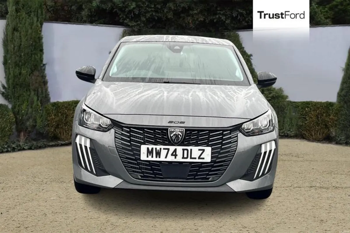 Peugeot 208 1.2 PureTech 100 Allure 5dr - Image 6