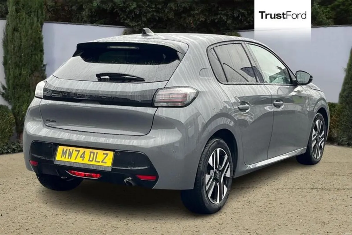 Peugeot 208 1.2 PureTech 100 Allure 5dr - Image 4