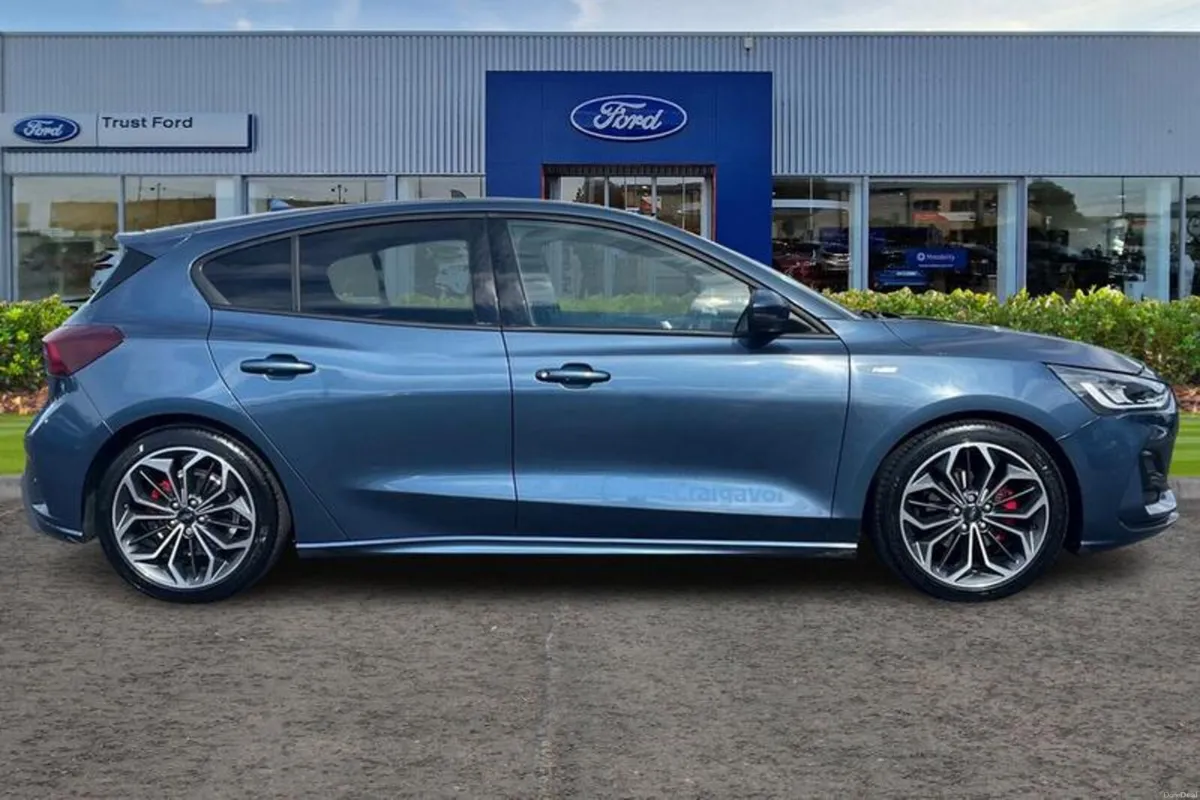 Ford Focus ST-Line X - Image 3
