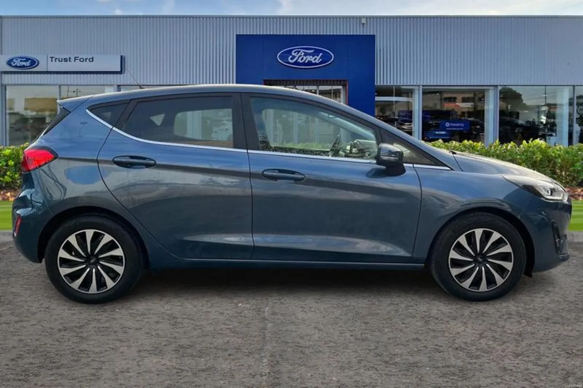 Ford Fiesta 1.0 EcoBoost Hybrid mHEV 125 Titanium - Image 3