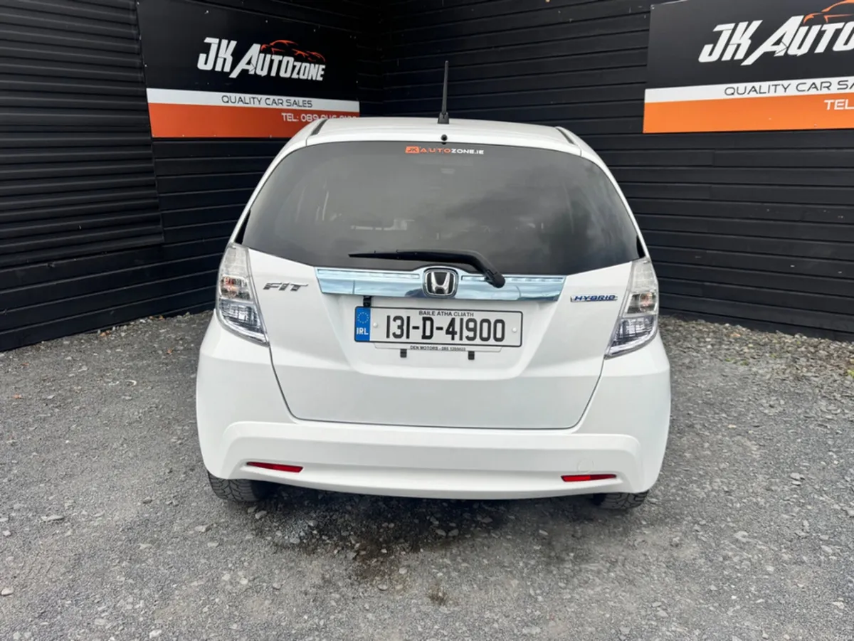 Honda Fit 1.3 HYBRID 5DR AUTO - Image 5