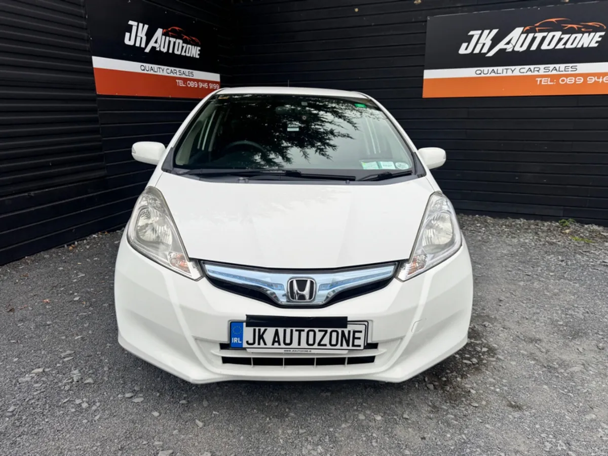 Honda Fit 1.3 HYBRID 5DR AUTO - Image 2