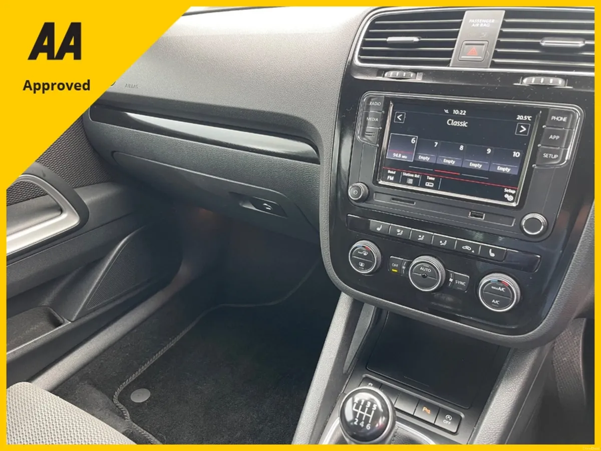 Volkswagen Scirocco SPORT 1.4 TSI MANUAL 6SPEED FW - Image 4
