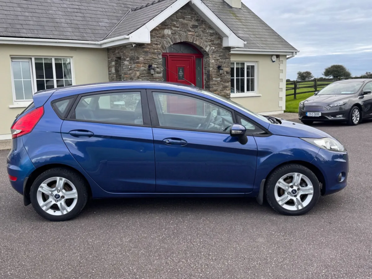 Ford Fiesta STYLE 1.25 82PS 5DR - Image 3