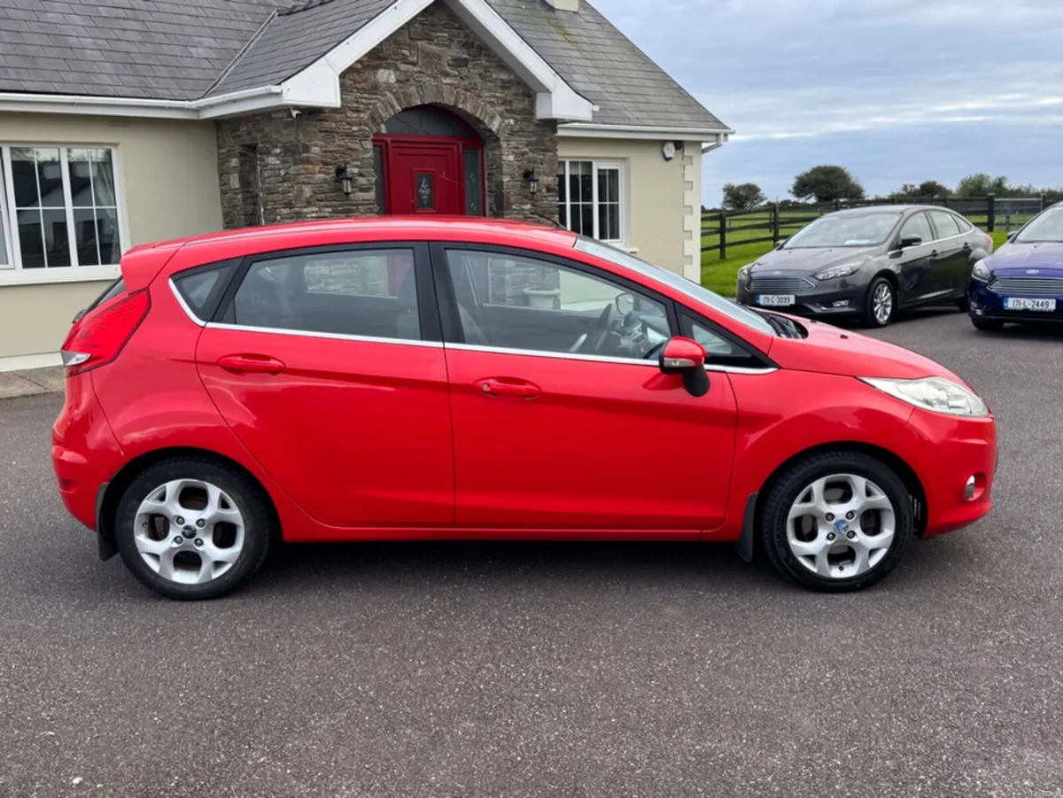 Ford Fiesta TITANIUM 1.25 82PS 5DR - Image 3