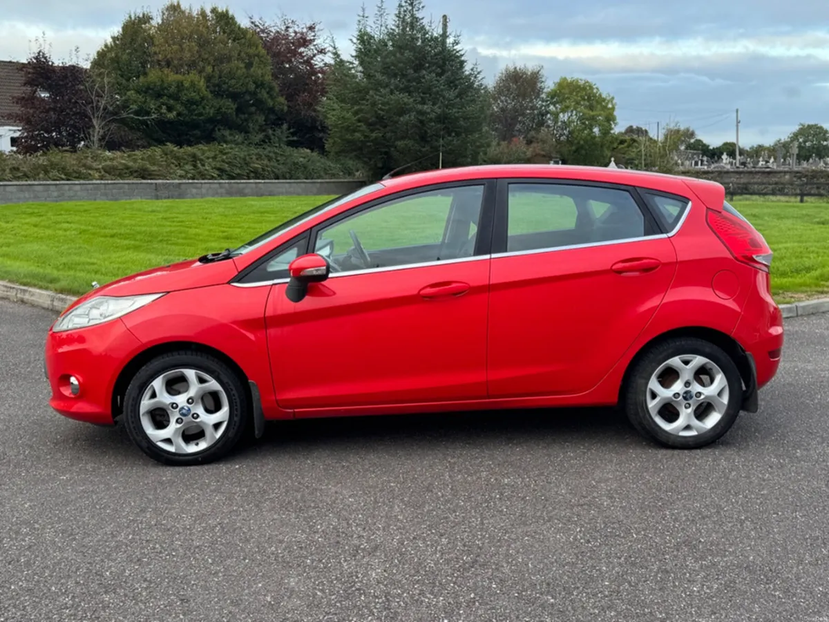 Ford Fiesta TITANIUM 1.25 82PS 5DR - Image 6
