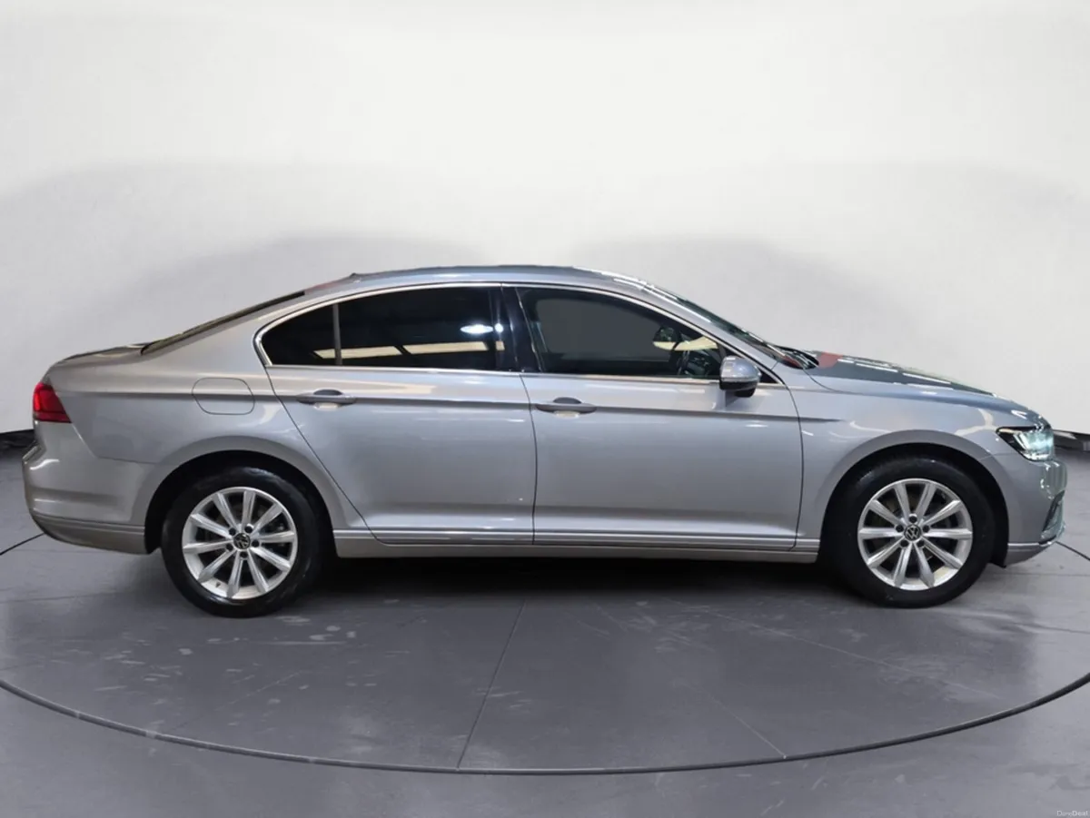 Volkswagen Passat BUSINESS 2.0 TDI MANUAL 6SPEED F - Image 4
