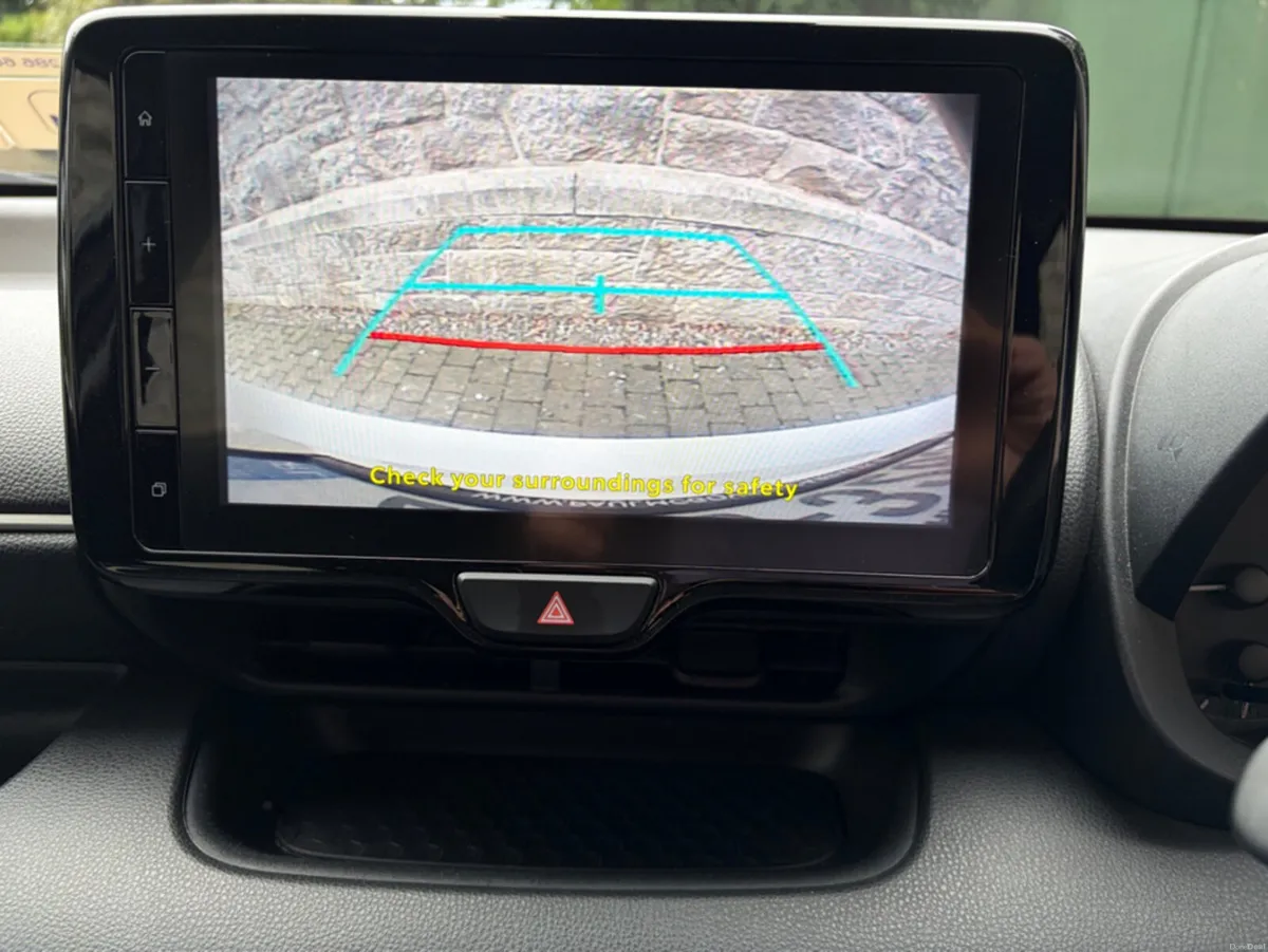 Toyota Yaris 1.5 LUNA**//**REVERSE CAMERA**//**ALL - Image 4