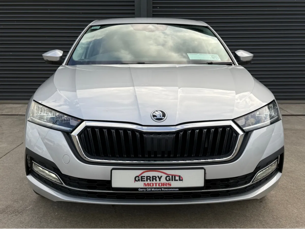 Skoda Octavia STYLE 2.0 TDI 115HP 5DR  * Reverse C - Image 2