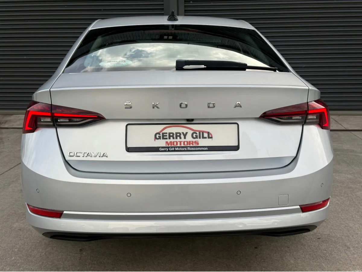 Skoda Octavia STYLE 2.0 TDI 115HP 5DR  * Reverse C - Image 5