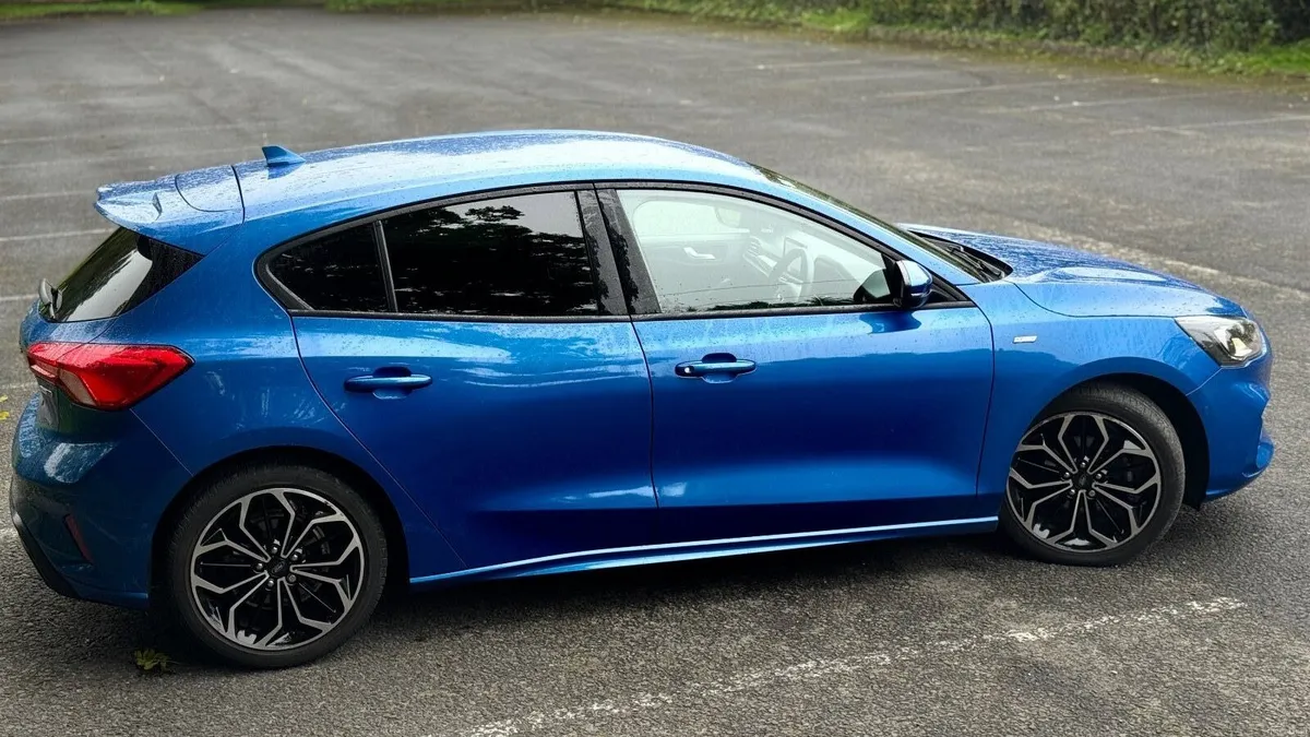 Ford Focus 2022 - Image 2