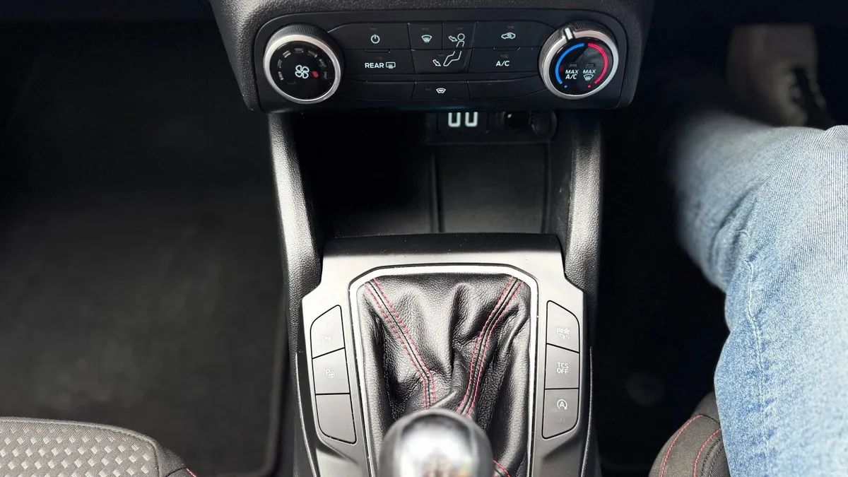 Ford Focus 2022 - Image 4