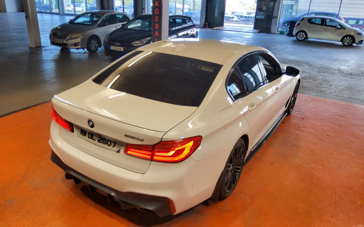 BMW 5-Series 2019 - Image 2