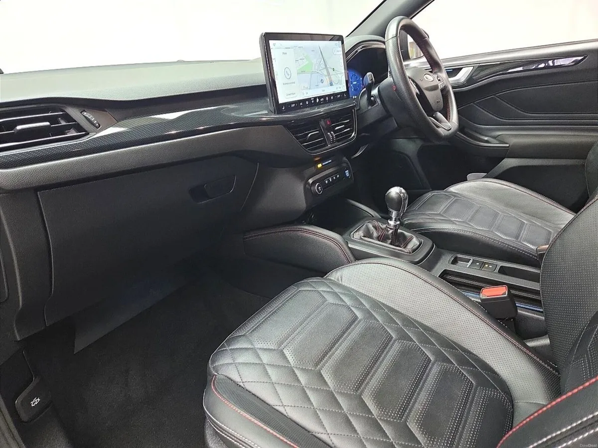 Ford Focus ST-Line X 1.0L EcoBoost 125PS MHEV - Image 4