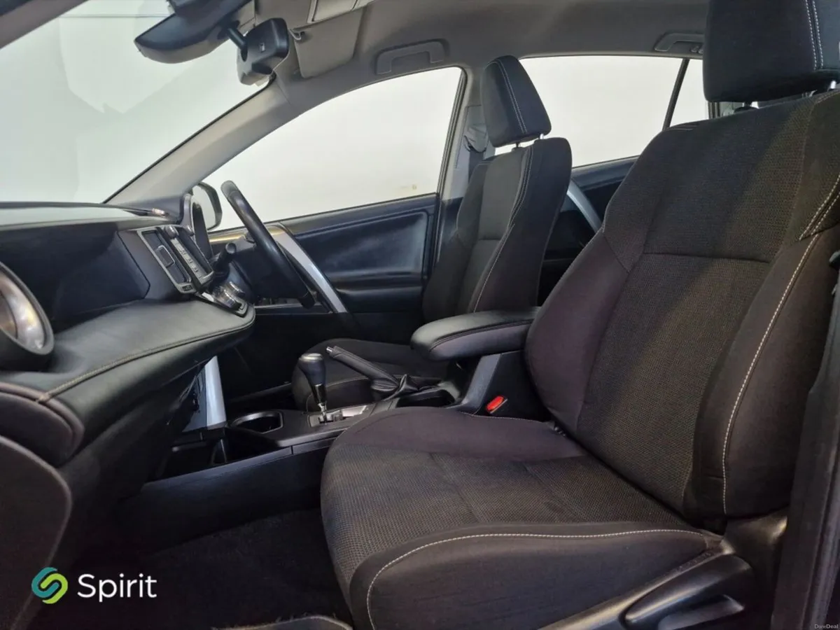 Toyota RAV4 2.5 Hybrid 2WD Luna Sport Call Derek o - Image 3