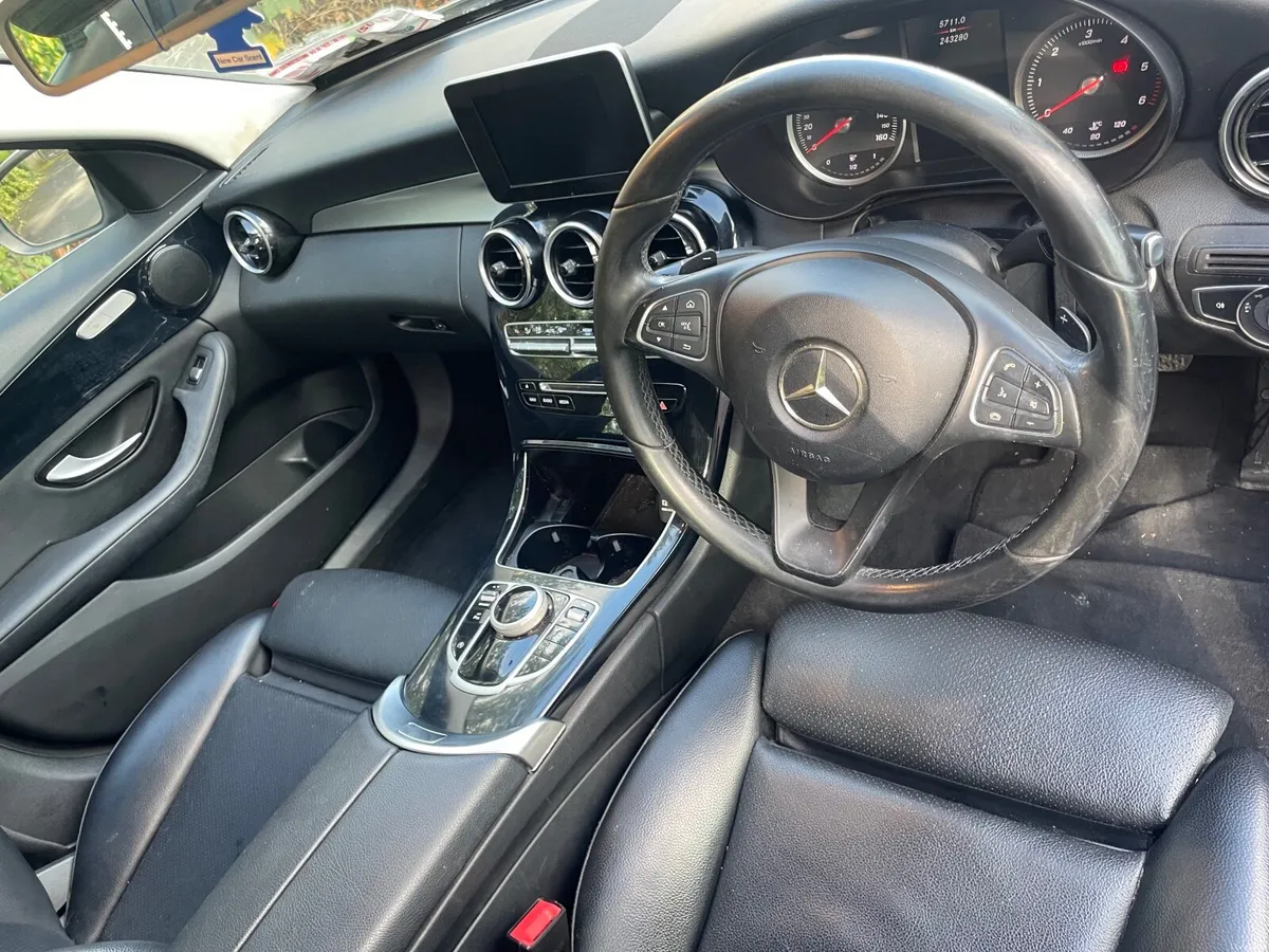 Mercedes-Benz C-Class 2018 - Image 4