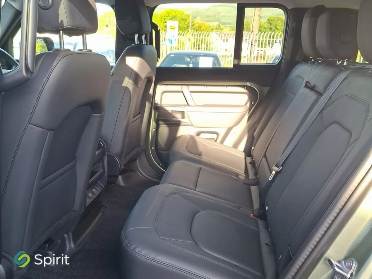 Land Rover Defender 110 2.0  PHEV P300 Campaign - Image 5