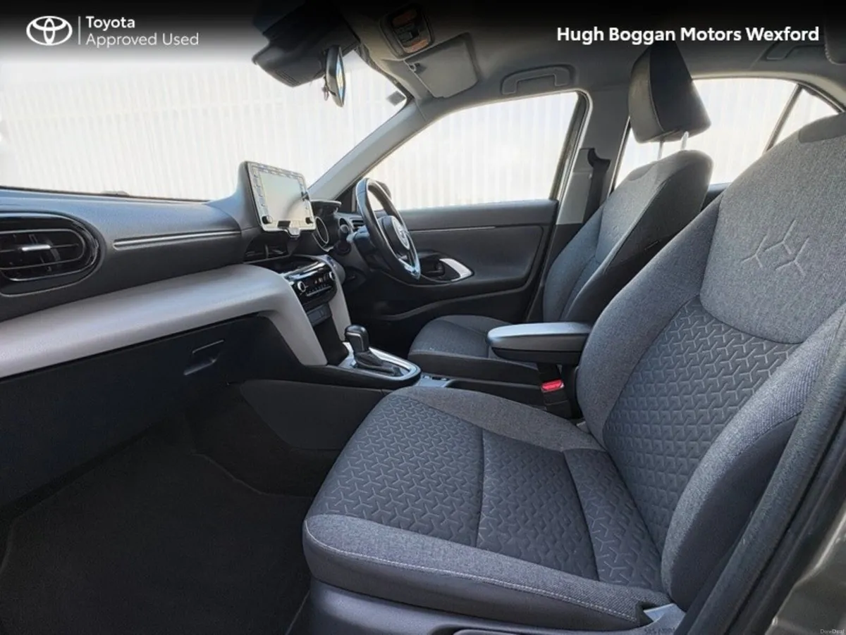 Toyota Yaris Cross LUNA IRISH CAR ONE OWNER FULL S - Image 6