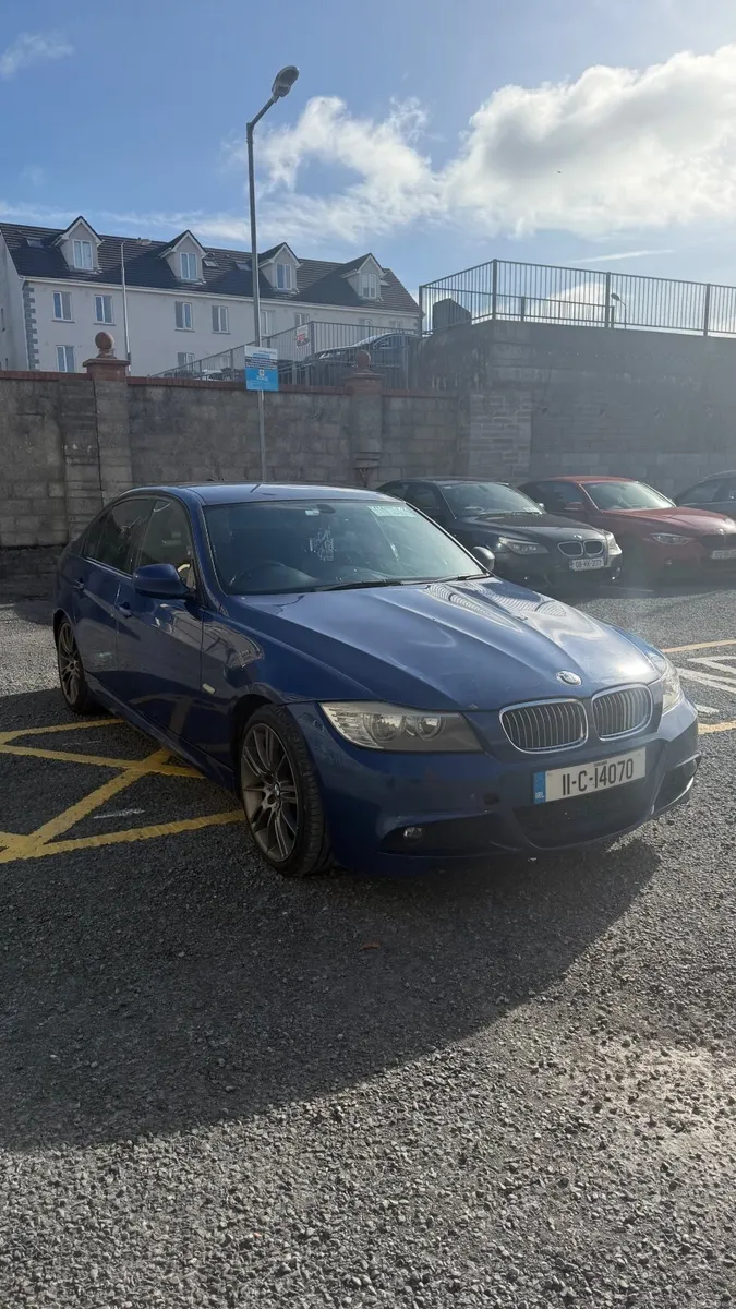 BMW 3-Series 2011 - Image 1