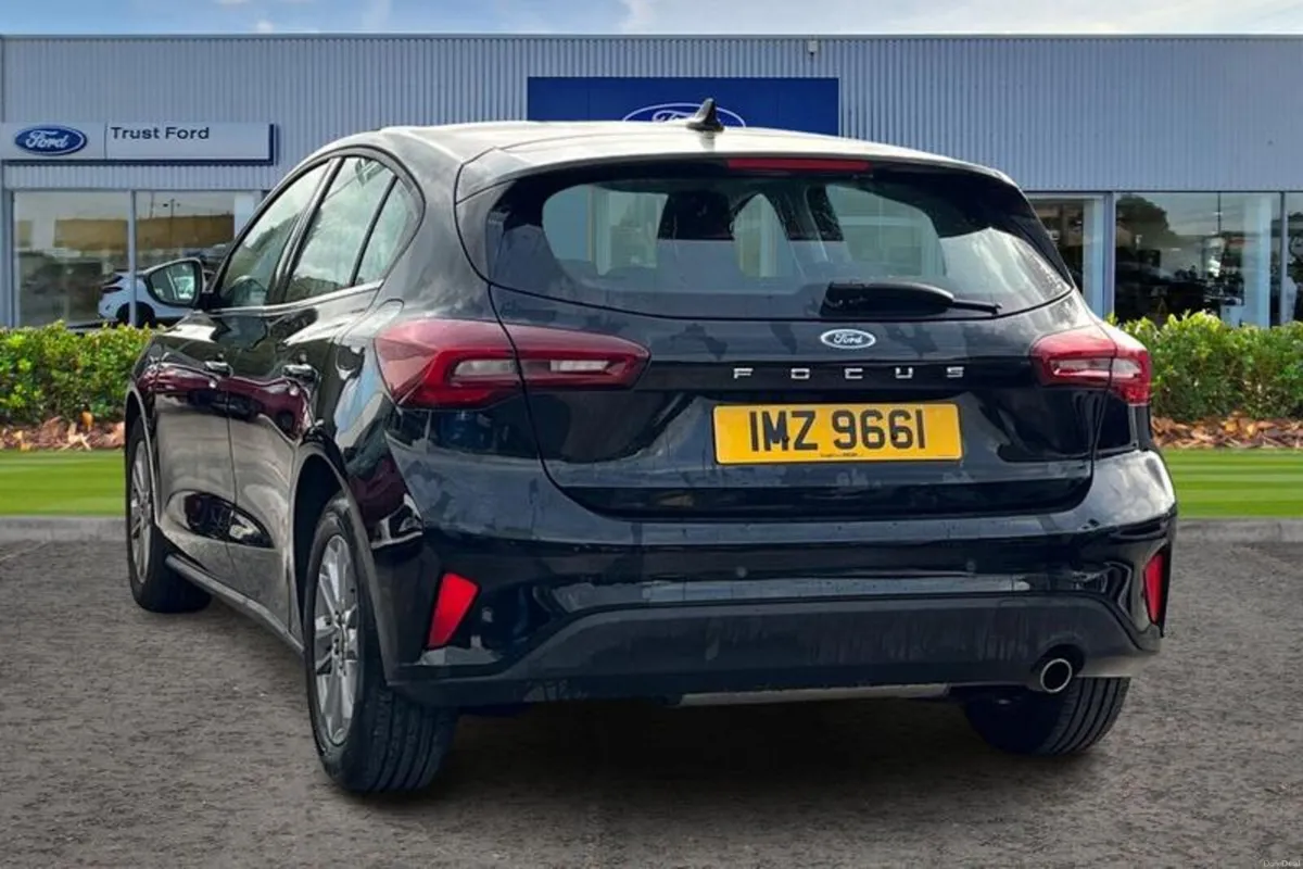 Ford Focus 1.0 EcoBoost Hybrid mHEV Titanium 5dr - Image 2