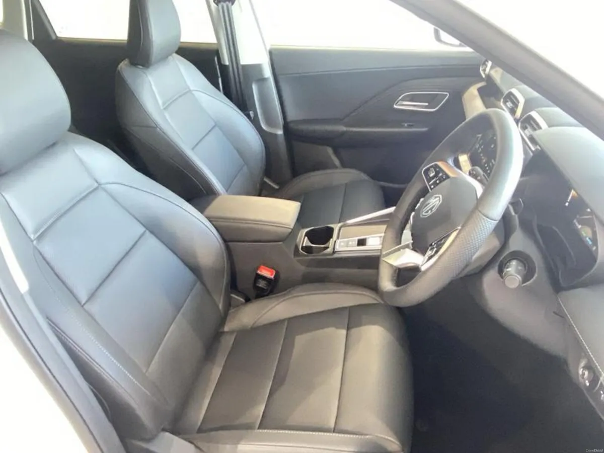 MG ZS 5DR HAT 1.5 HEV TROPHY - Image 4