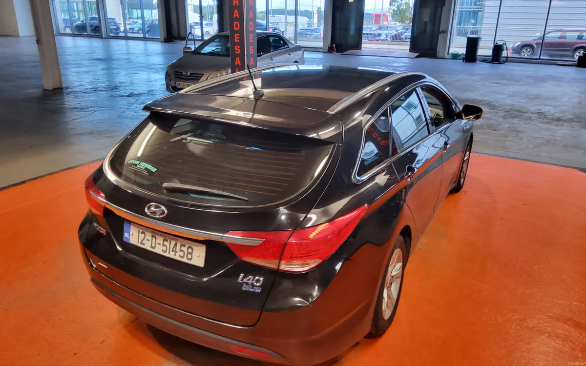 Hyundai i40 2012 - Image 2