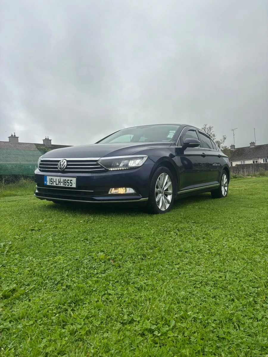 Volkswagen Passat - Image 1