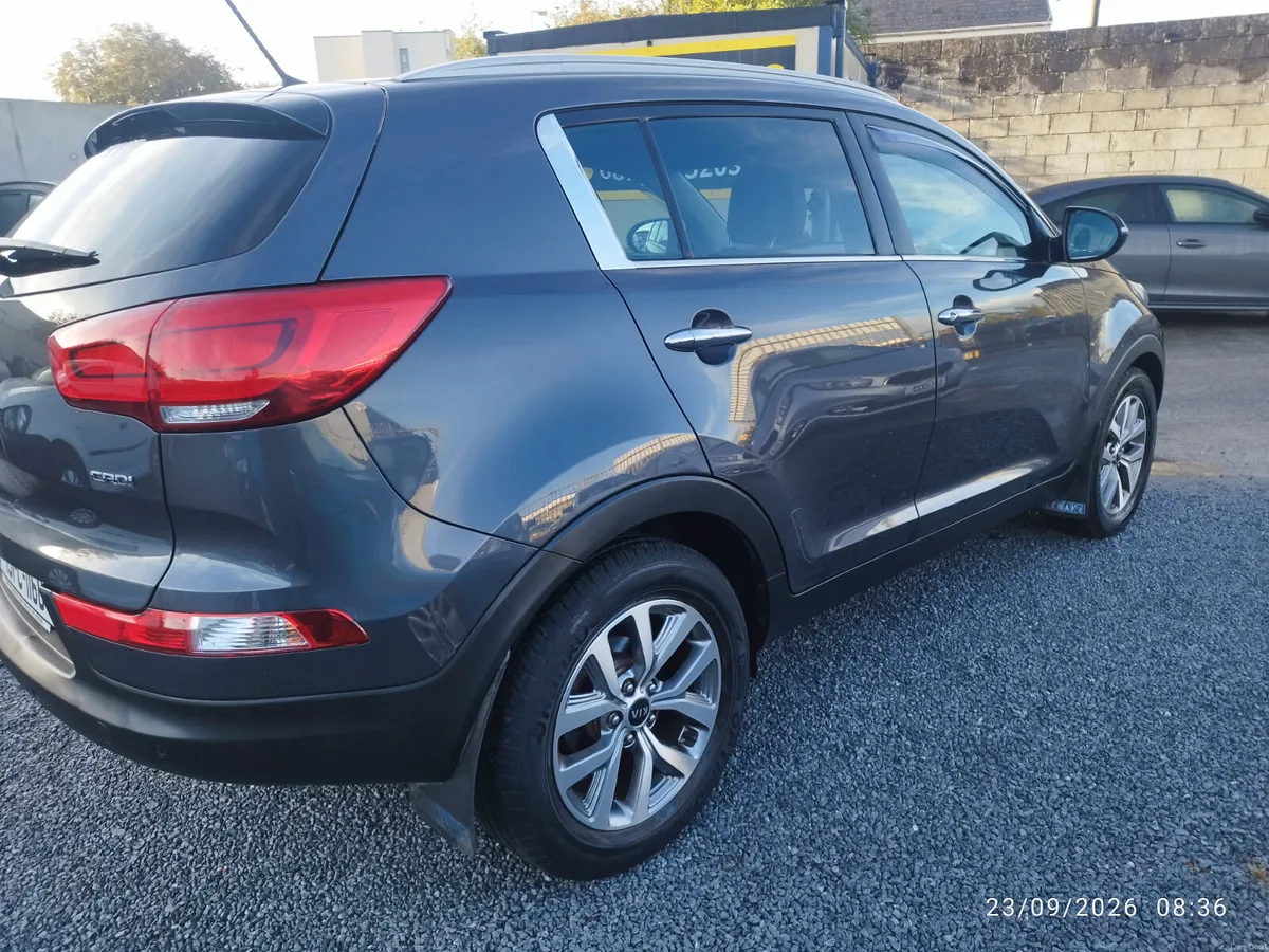 2015 Kia Sportage 1.7 crdi EXL  (top spec) - Image 5