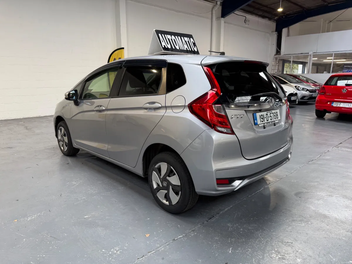 2019 Honda JAZZ/Fit 1.5 Hybrid Automatic,CarPlay - Image 6