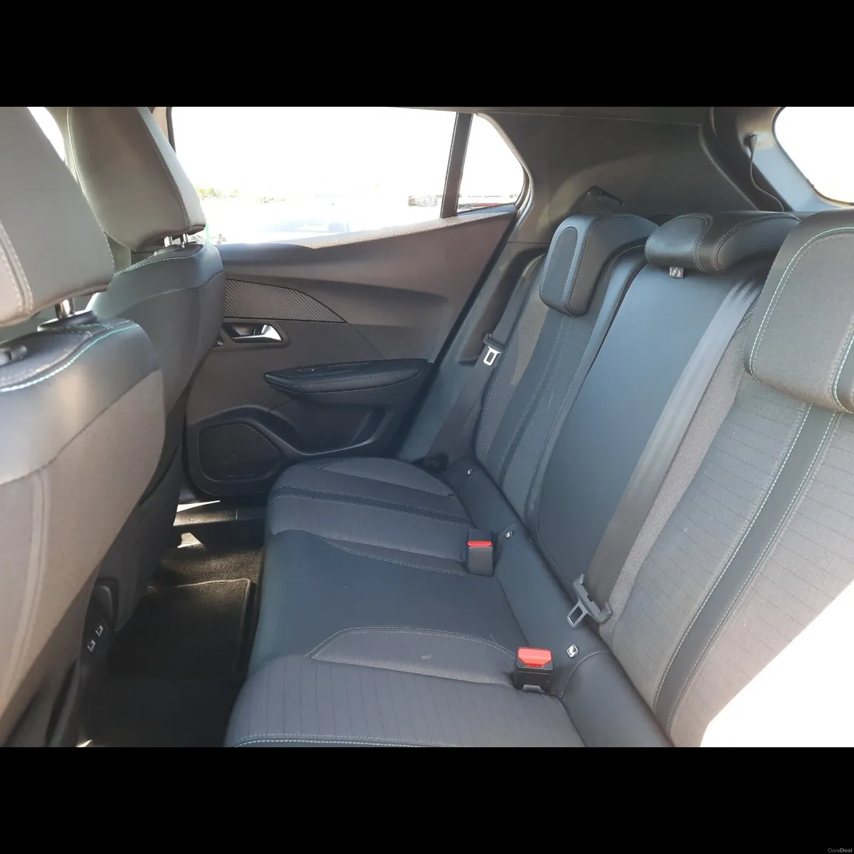 2023 Peugeot 2008 - Image 6