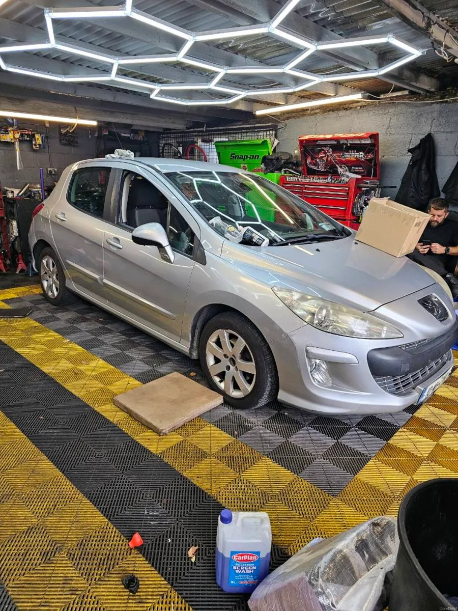 Peugeot 308 - Image 5
