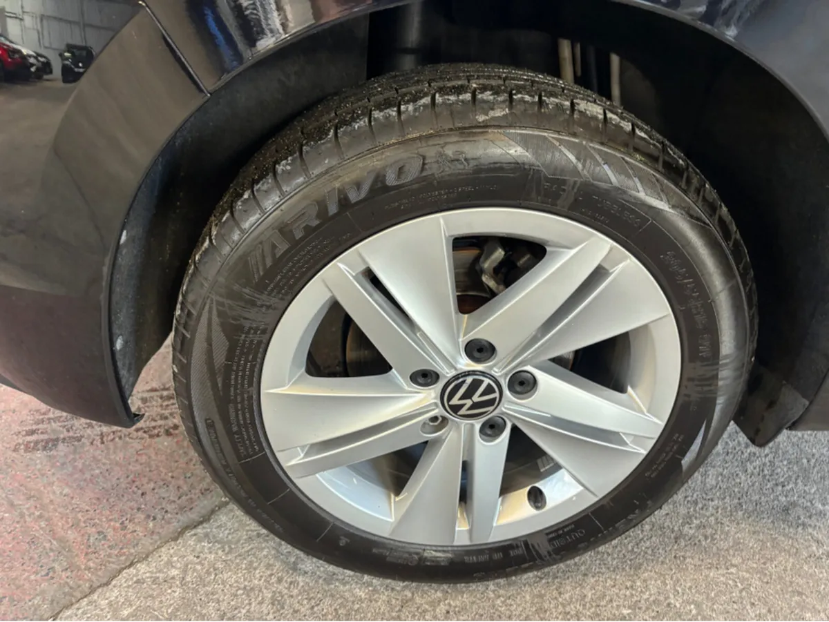Volkswagen Golf 1.0 LIFE TSI MHE MHEV 110HP 5 - Image 2