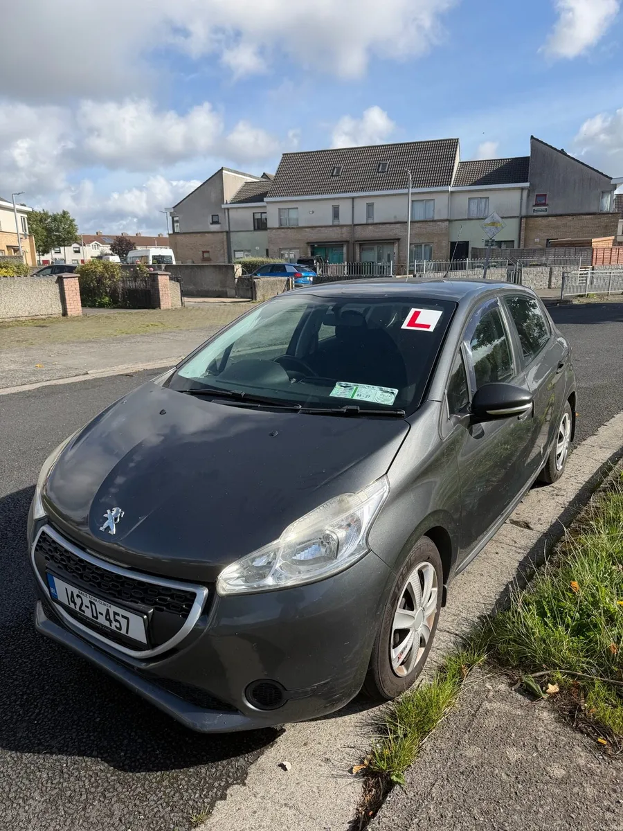 Peugot 208 - Image 1