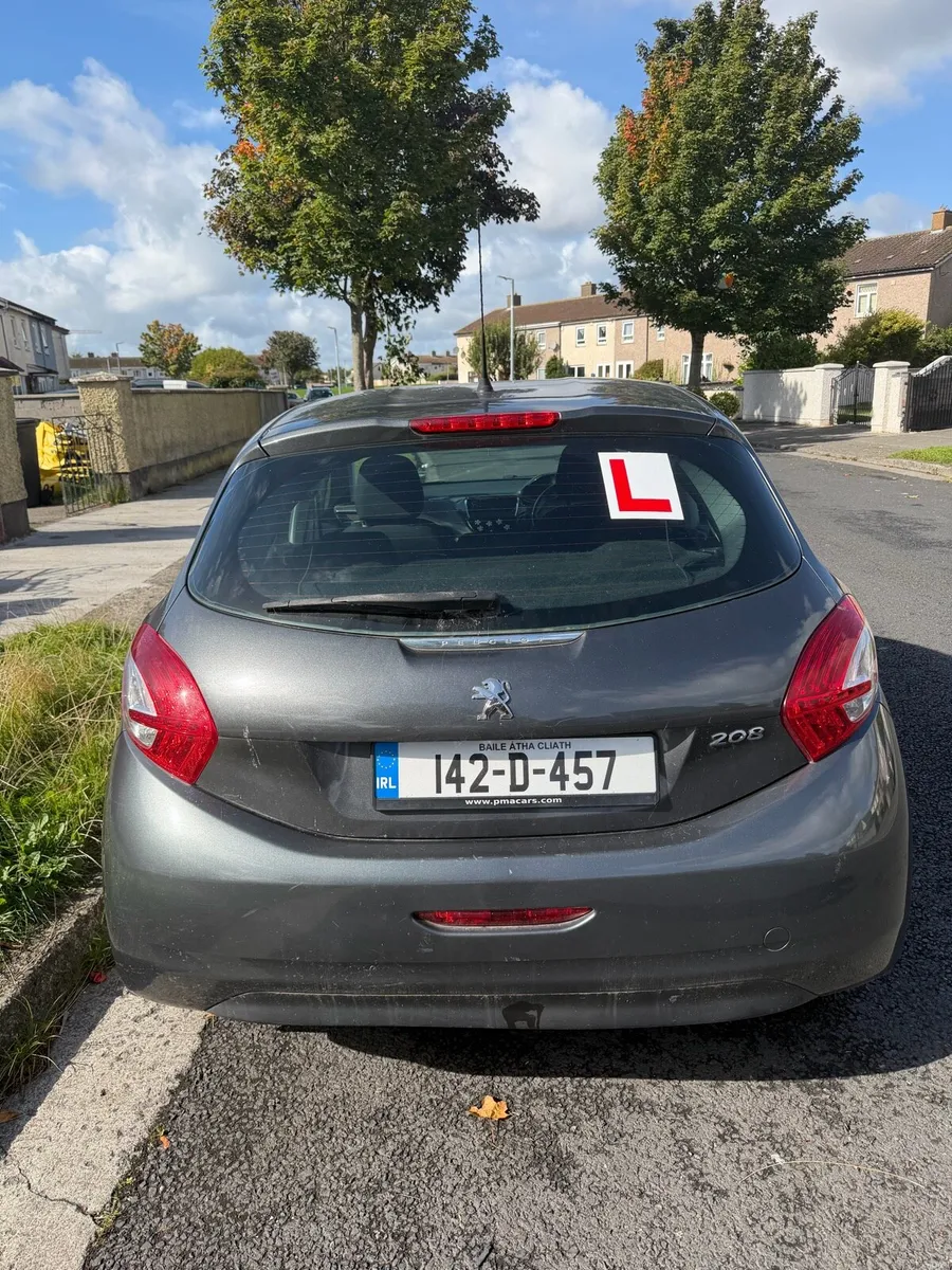Peugot 208 - Image 3